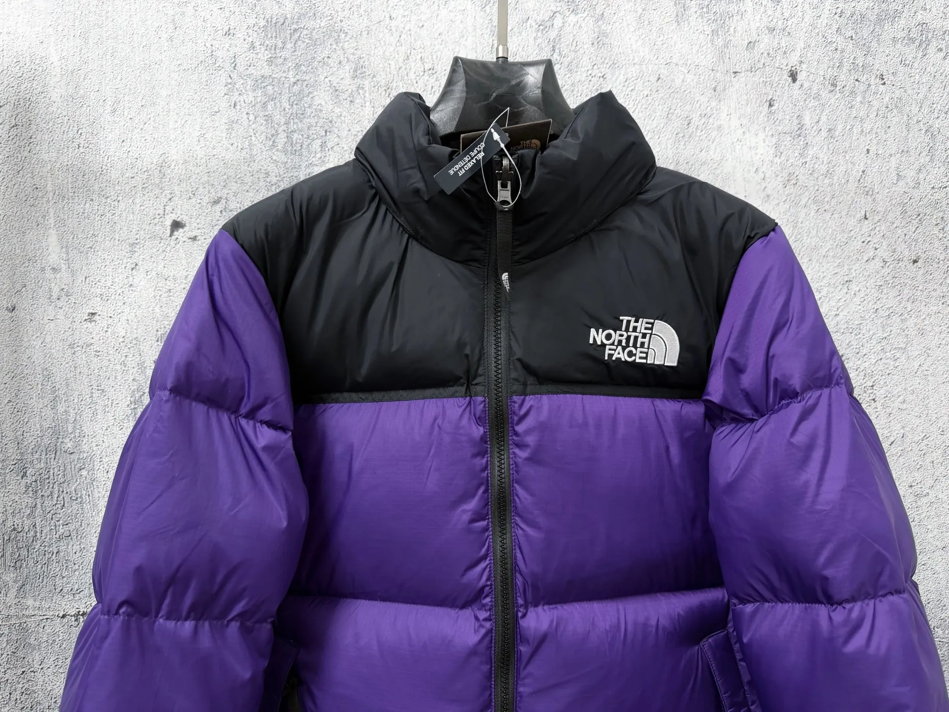 （NFC ） 【The North Face】 1996Classic ： 700 ，Rebound ， ， ， ， 。 ： ， ， ， ， Wear-Resistant，Breathable 。 ： ， ， ， ， ， ， ， ， ， ， 。 。 Size：XS-XXL